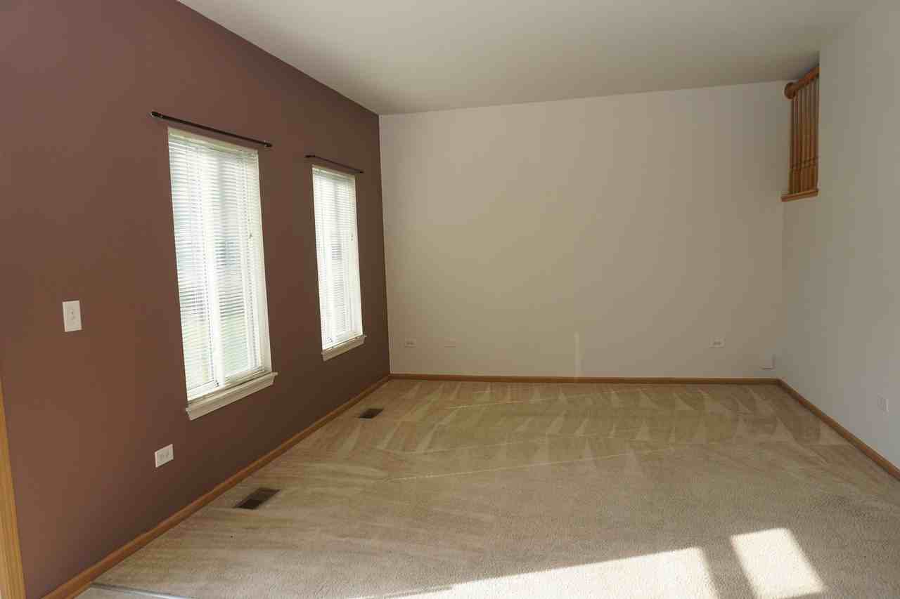 407 Waubonsee Dr - Photo 4 of 34