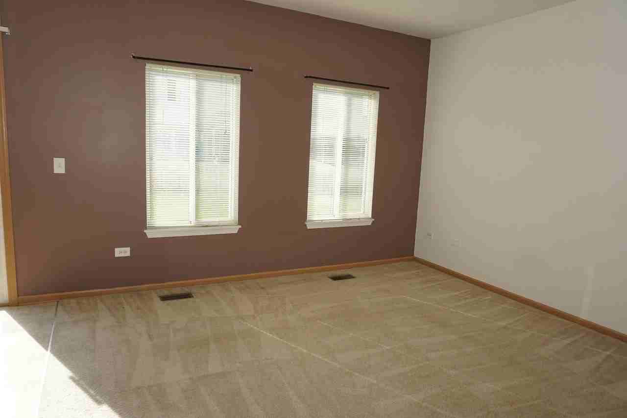 407 Waubonsee Dr - Photo 5 of 34