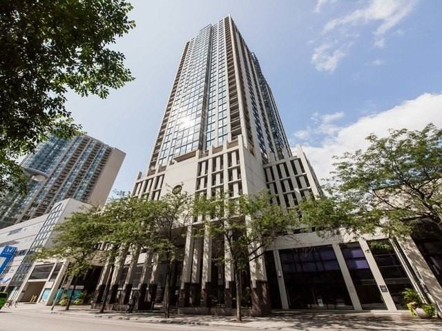 1122 N Clark St #1203