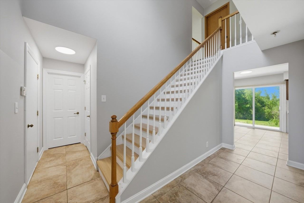 21854 W Kentwood Dr - Photo 4 of 35