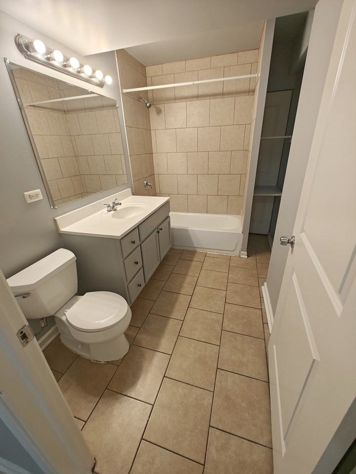 6030 S Eberhart Ave #B - Photo 5 of 6