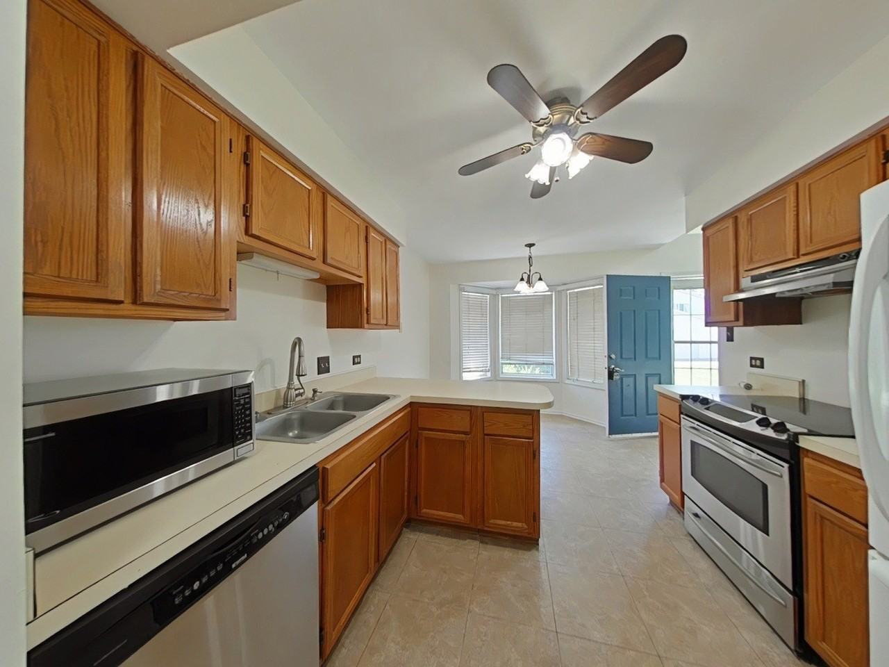 3524 Willowview Ct - Photo 4 of 11