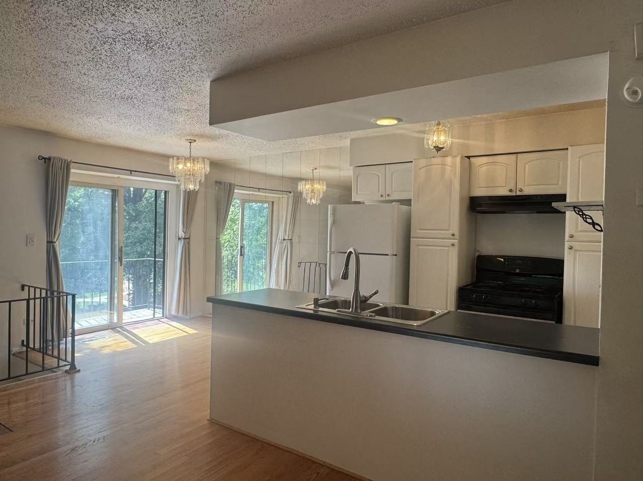 1326 Inverrary Ln #1326 - Photo 2 of 15