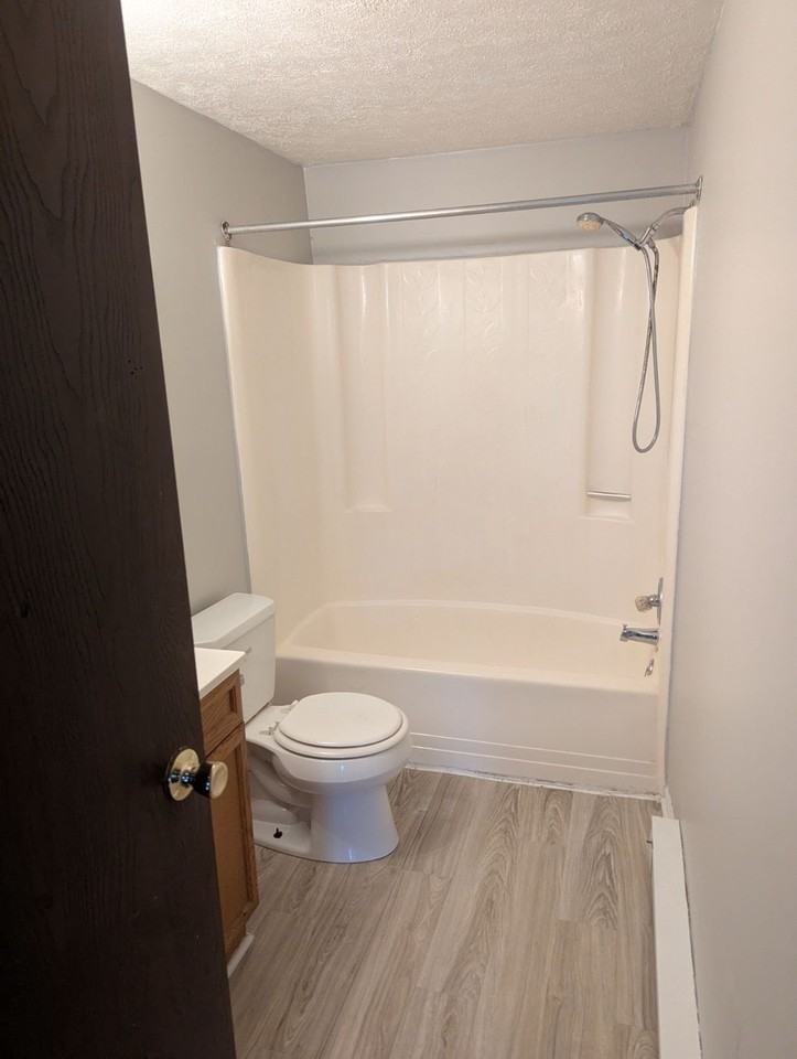 212 Patricia Dr #D - Photo 4 of 7