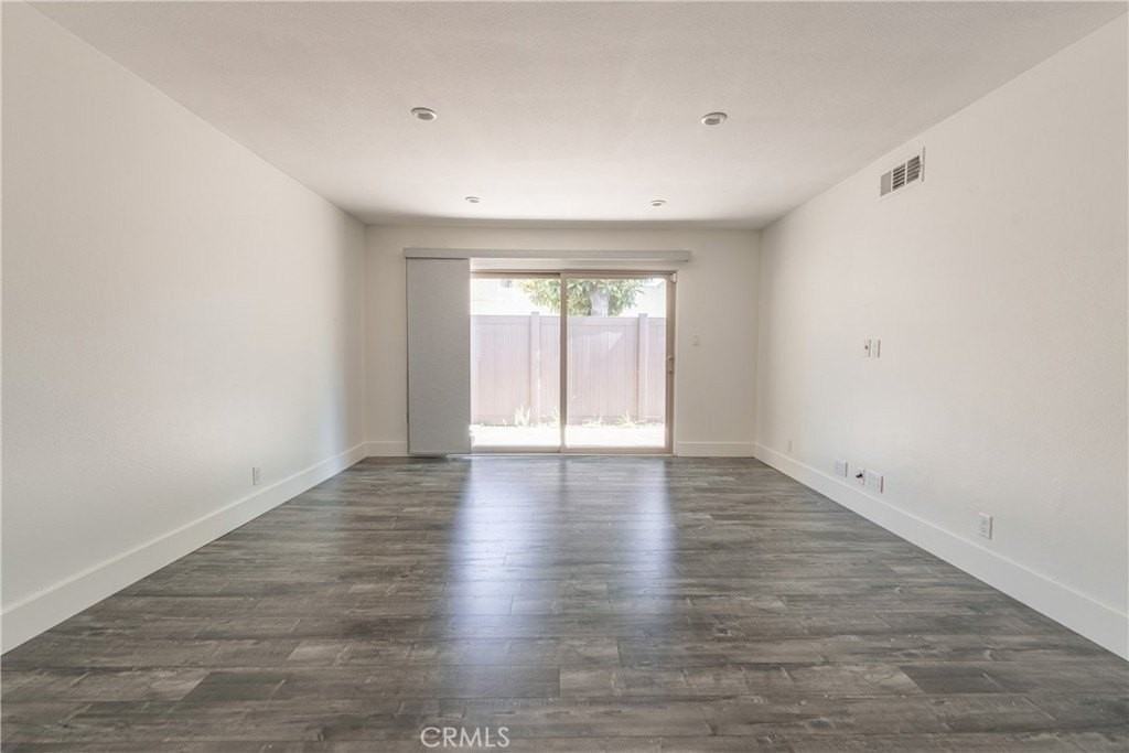 5438 Mcculloch Ave #C - Photo 7 of 19