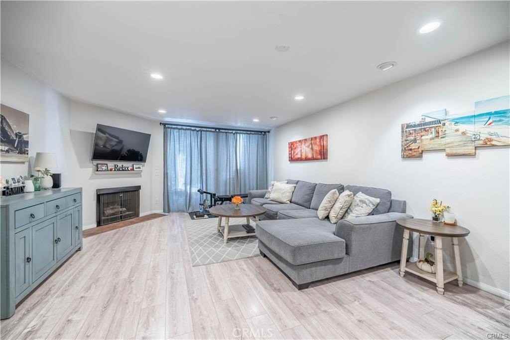 12750 Centralia St - Photo 3 of 15