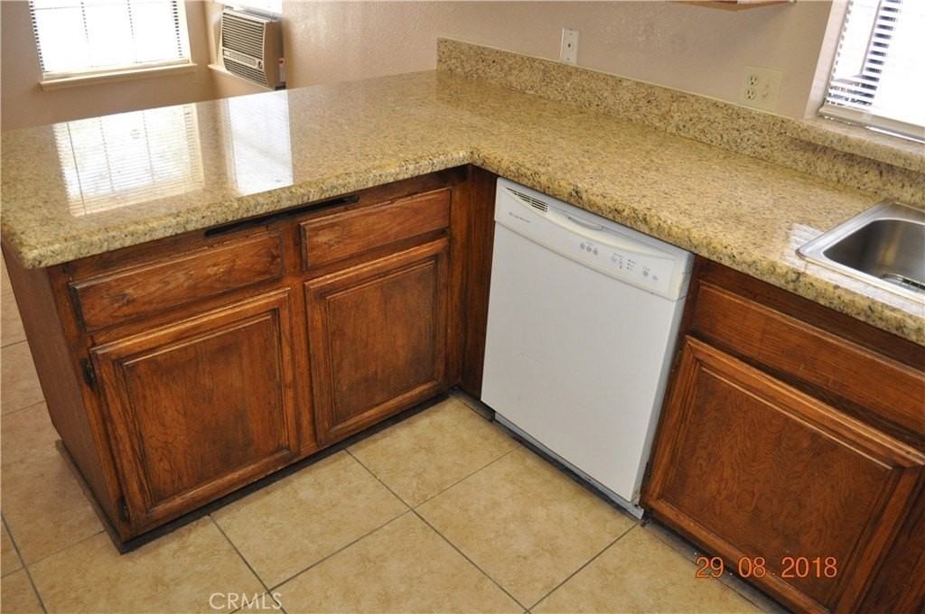 15191 Wildrose St - Photo 5 of 7
