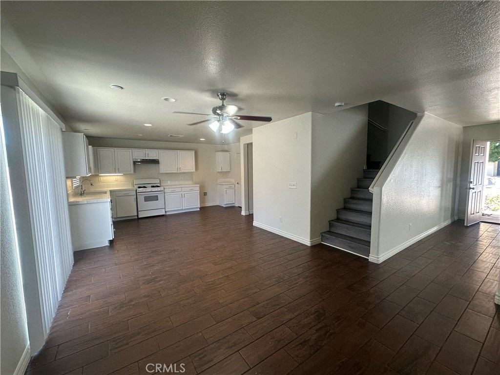14073 Mare Ln - Photo 3 of 16