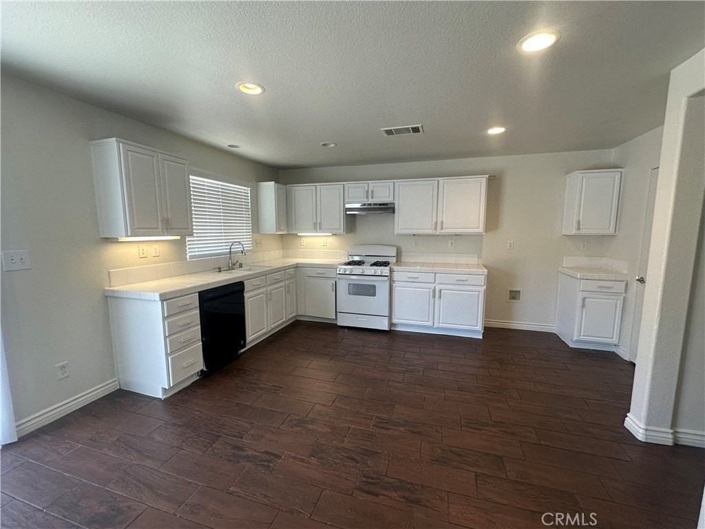 14073 Mare Ln - Photo 4 of 16
