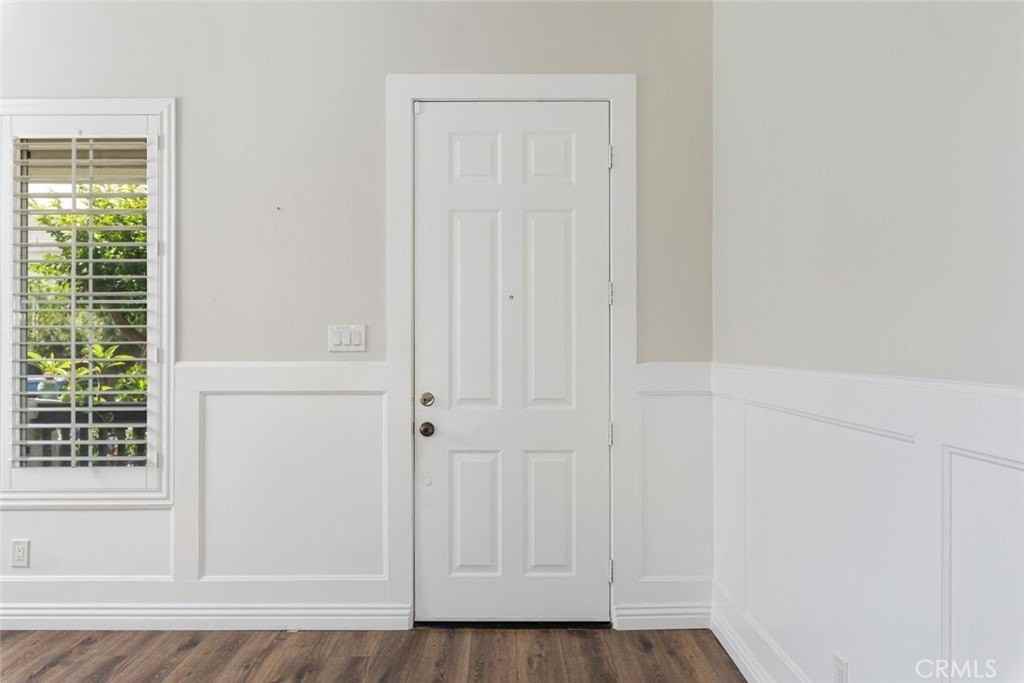 15736 Home Ct - Photo 6 of 38