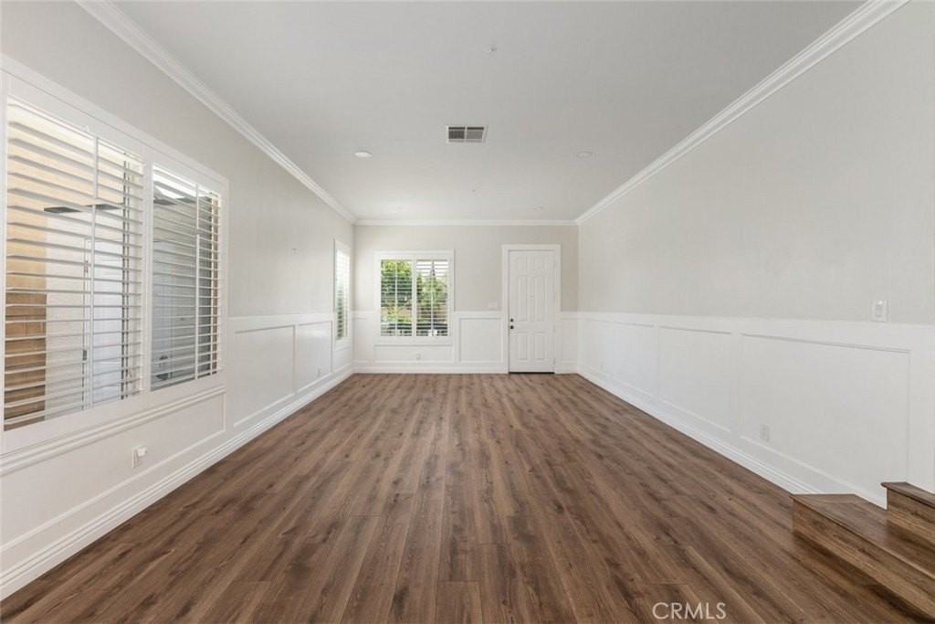 15736 Home Ct - Photo 7 of 38