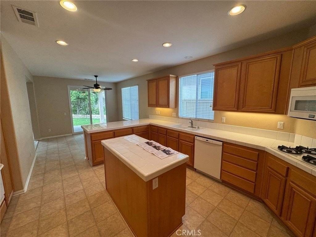 28346 Panorama Hills Dr - Photo 7 of 26