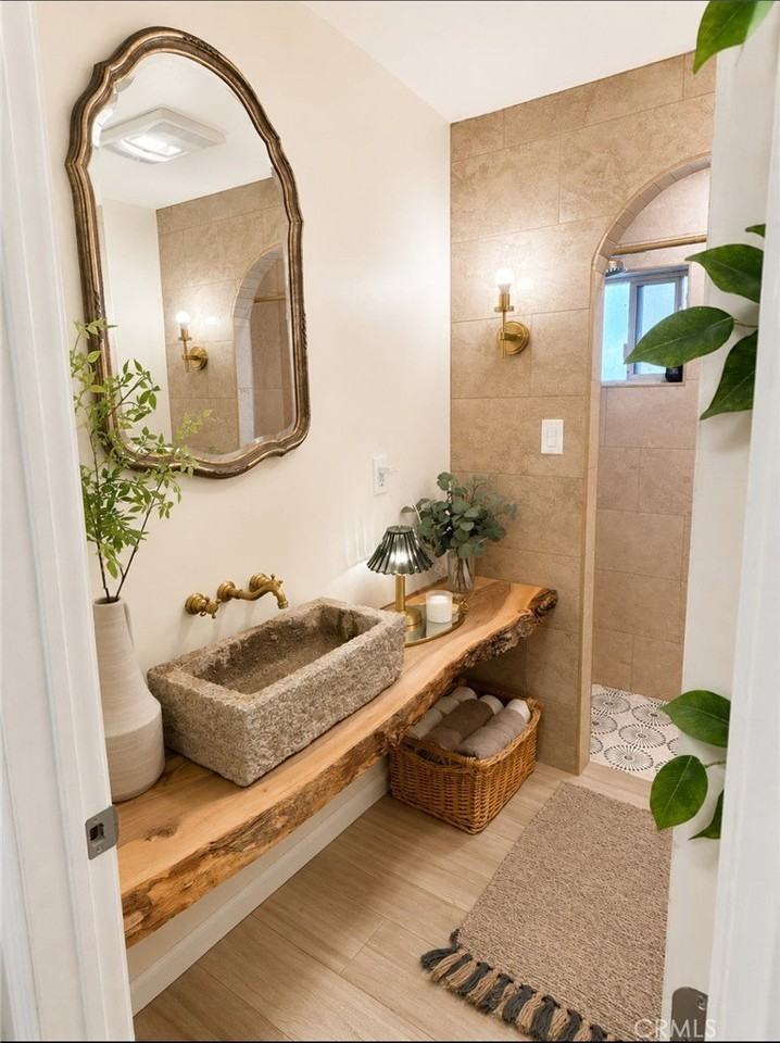 4184 Pacific Ave - Photo 3 of 4