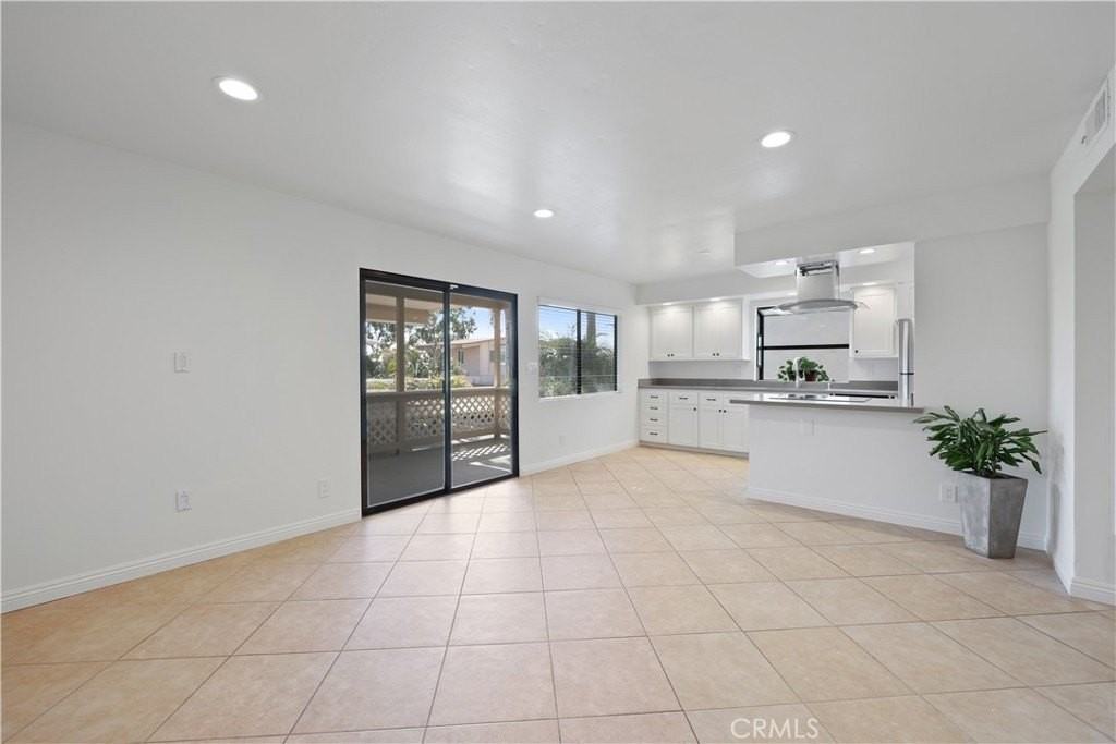 454 Seaward Rd - Photo 2 of 47