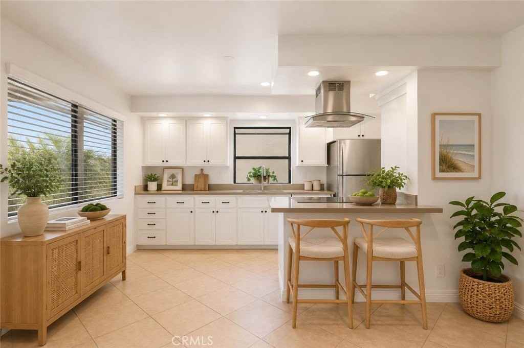 454 Seaward Rd - Photo 3 of 47