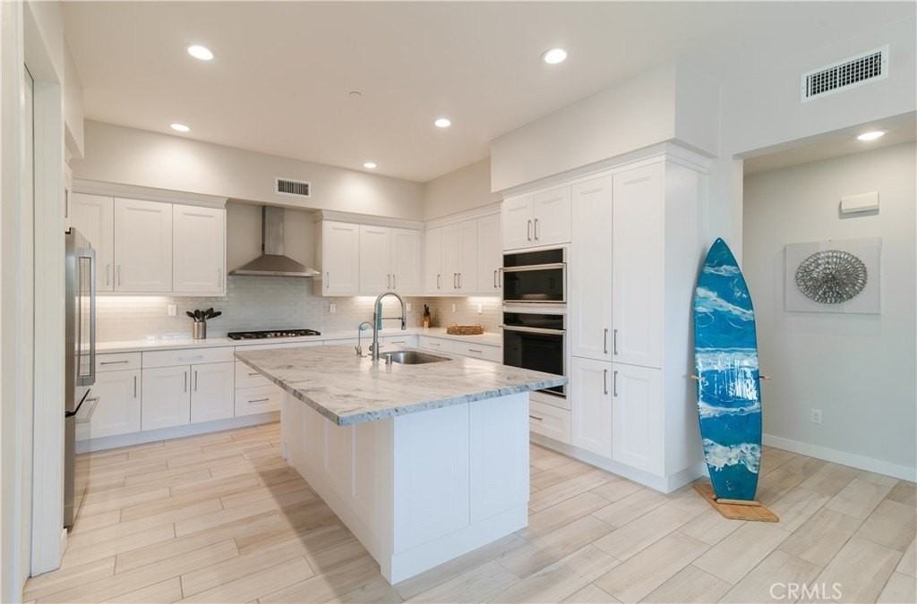 1519 Doheny Way - Photo 6 of 34