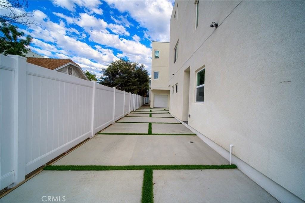 257 S Avenue 54 #1-4 - Photo 3 of 19