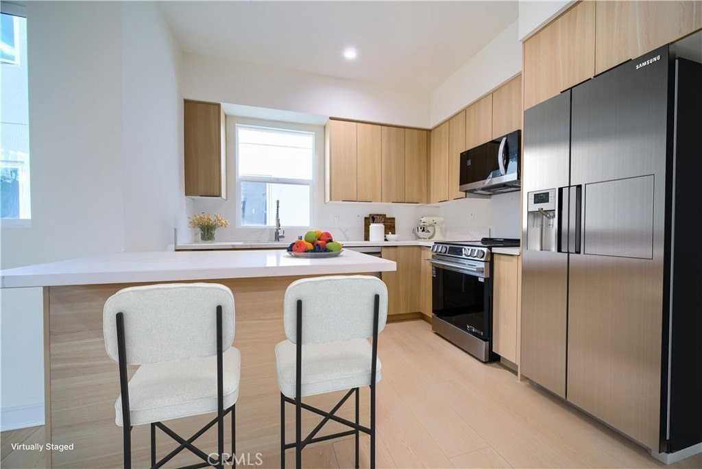 259 S Avenue 54 #1-2 - Photo 5 of 18