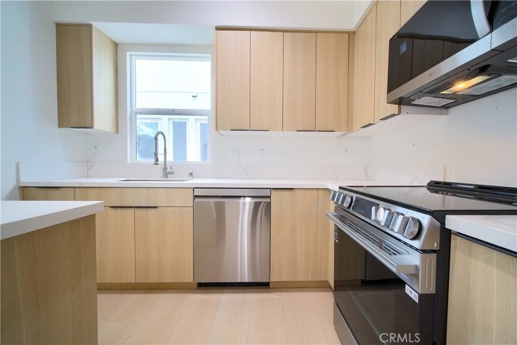 259 S Avenue 54 #1-2 - Photo 6 of 18