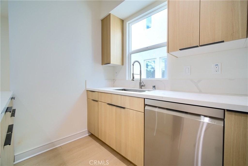 259 S Avenue 54 #1-2 - Photo 7 of 18