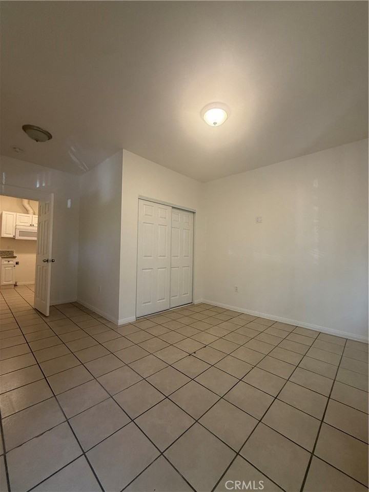 718 Chestnut Ave #4 - Photo 4 of 11