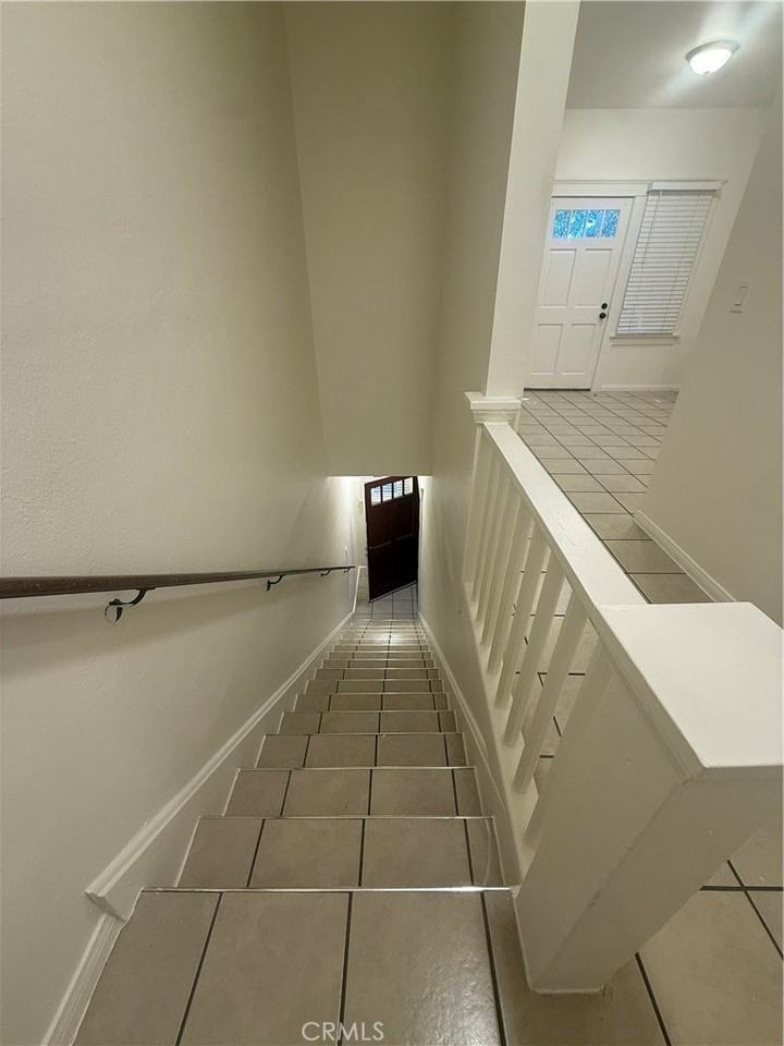 718 Chestnut Ave #4 - Photo 7 of 11
