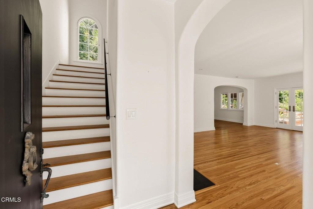 1323 Indiana Ave - Photo 6 of 39
