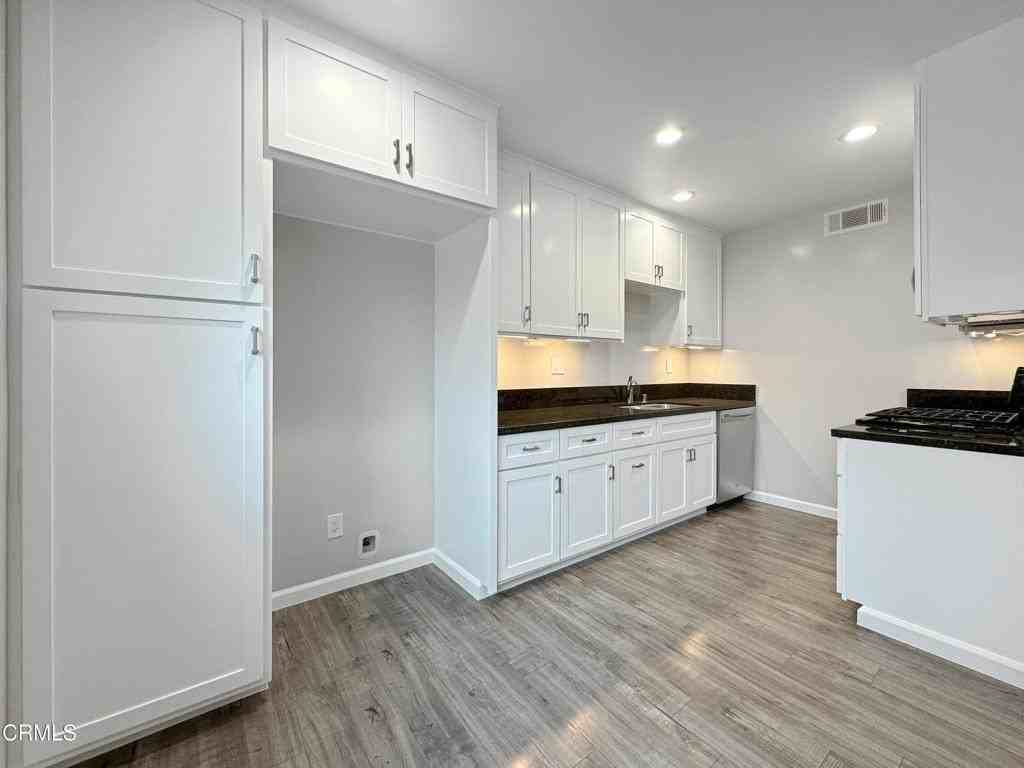 605 N Los Robles Ave #4 - Photo 3 of 13