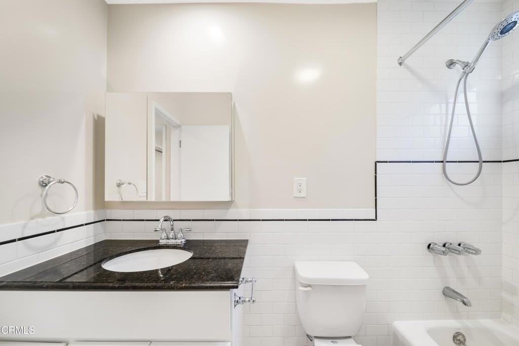 605 N Los Robles Ave #4 - Photo 7 of 13