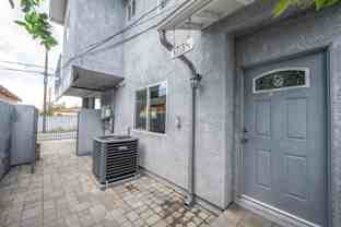 6719 Vineland 1/2 - Photo 1 of 1