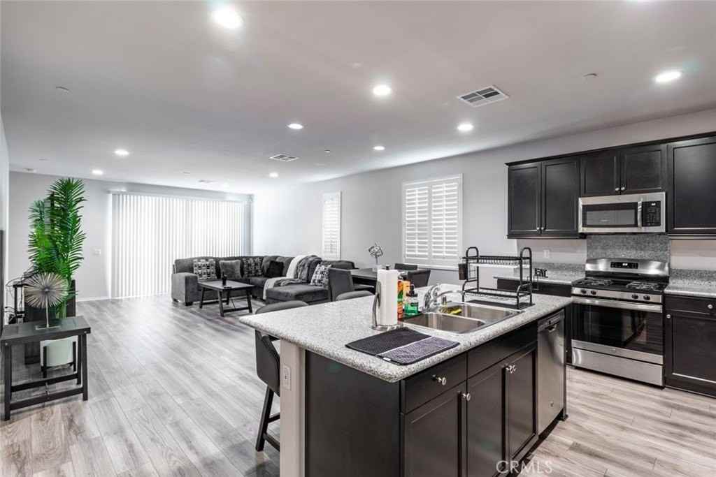 44116 51st St W - Photo 3 of 36