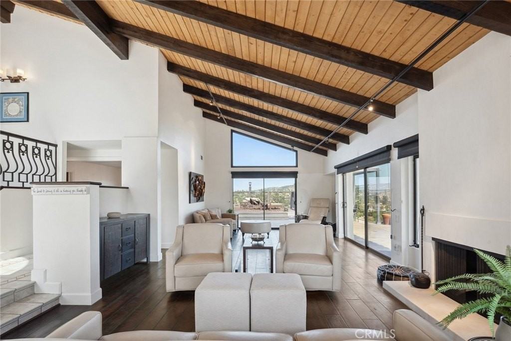 4372 Park Vicente - Photo 5 of 50