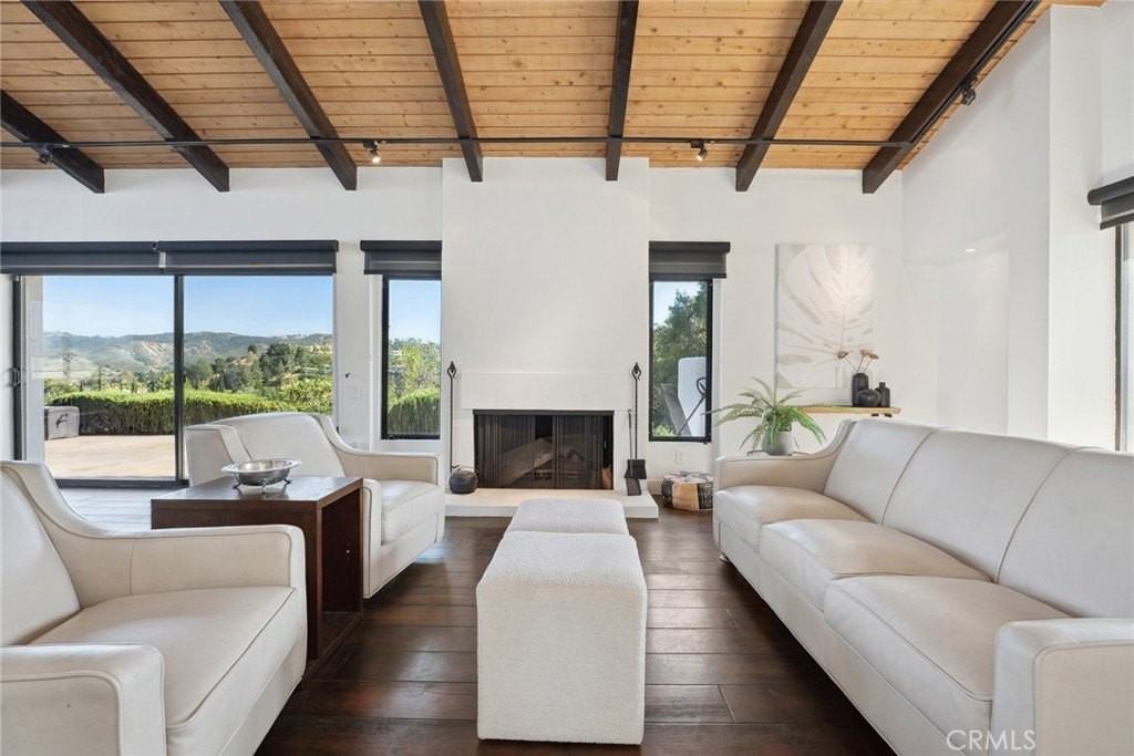 4372 Park Vicente - Photo 6 of 50