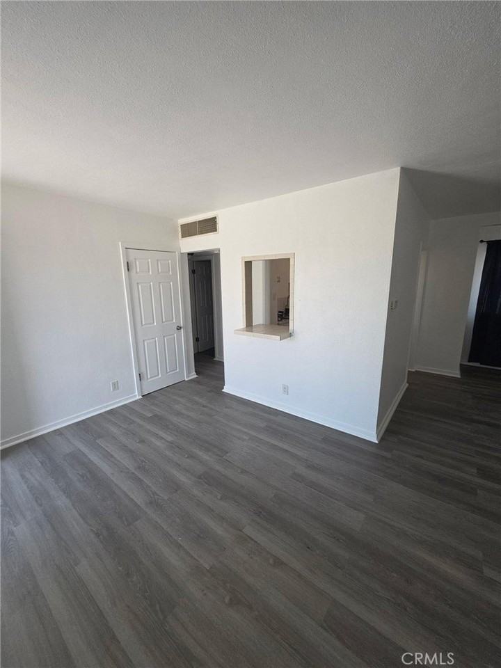 512 E Street 1/2 - Photo 5 of 15