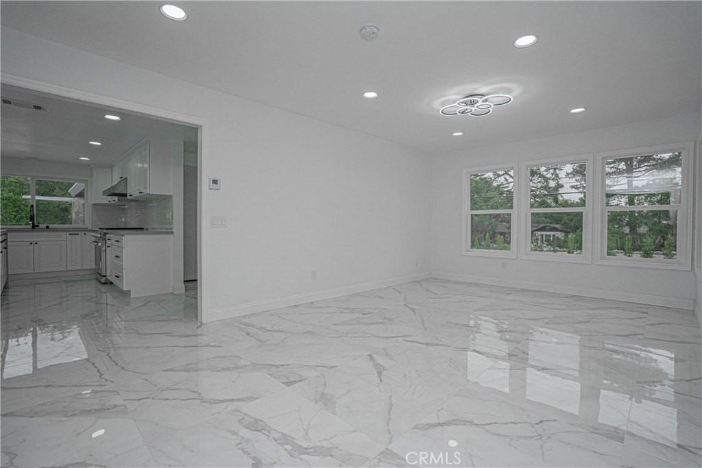 3518 N Mills Ave - Photo 6 of 29