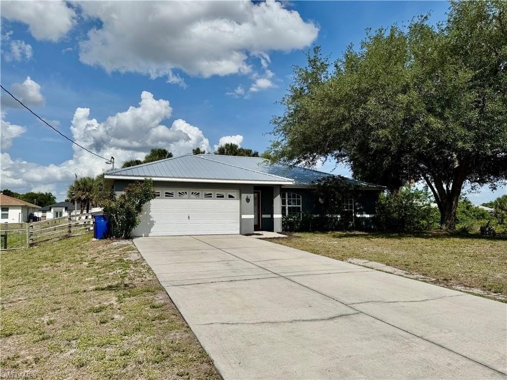 6016 Lindbrook Ave - Photo 3 of 44