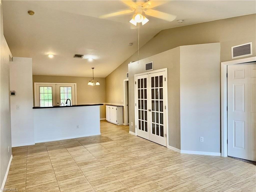 6016 Lindbrook Ave - Photo 4 of 44