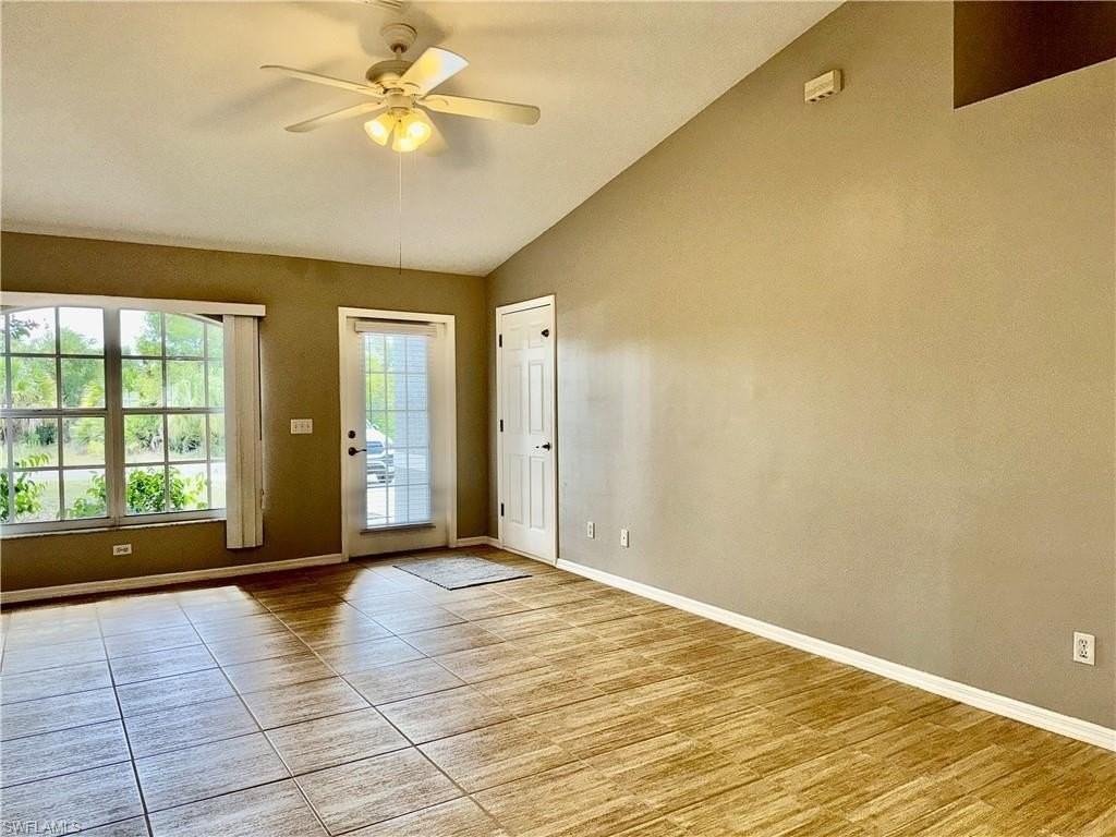 6016 Lindbrook Ave - Photo 6 of 44