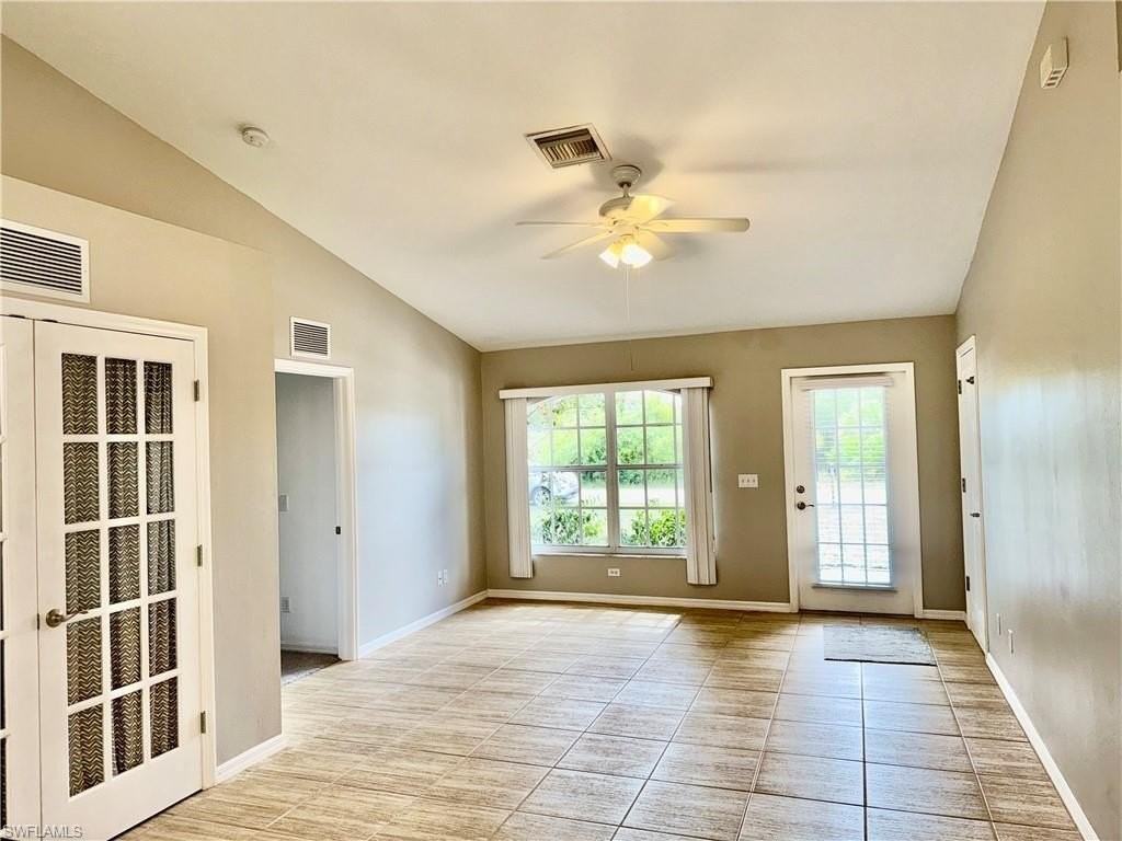 6016 Lindbrook Ave - Photo 7 of 44