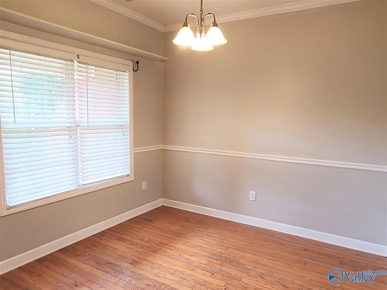 144 Oakcrest Rd - Photo 4 of 16