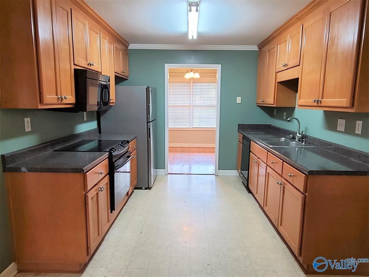144 Oakcrest Rd - Photo 6 of 16