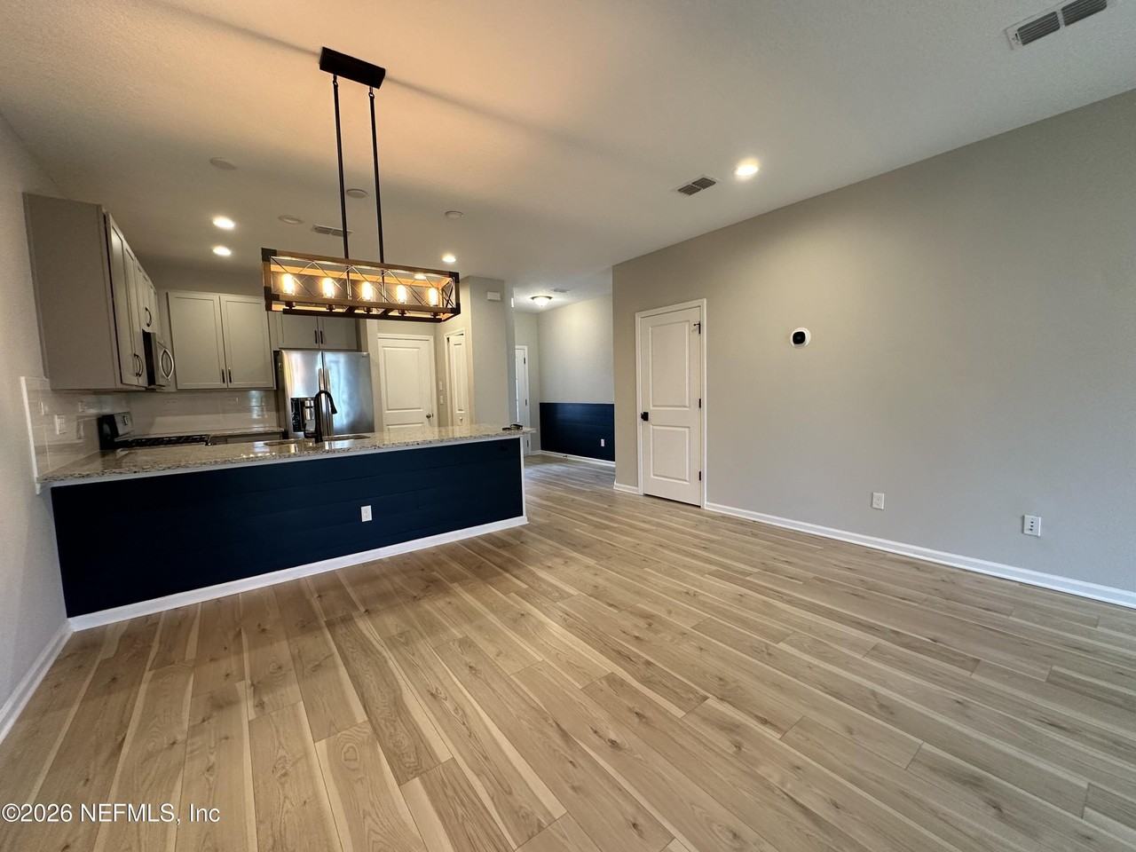 61 Pinebury Ln - Photo 4 of 23