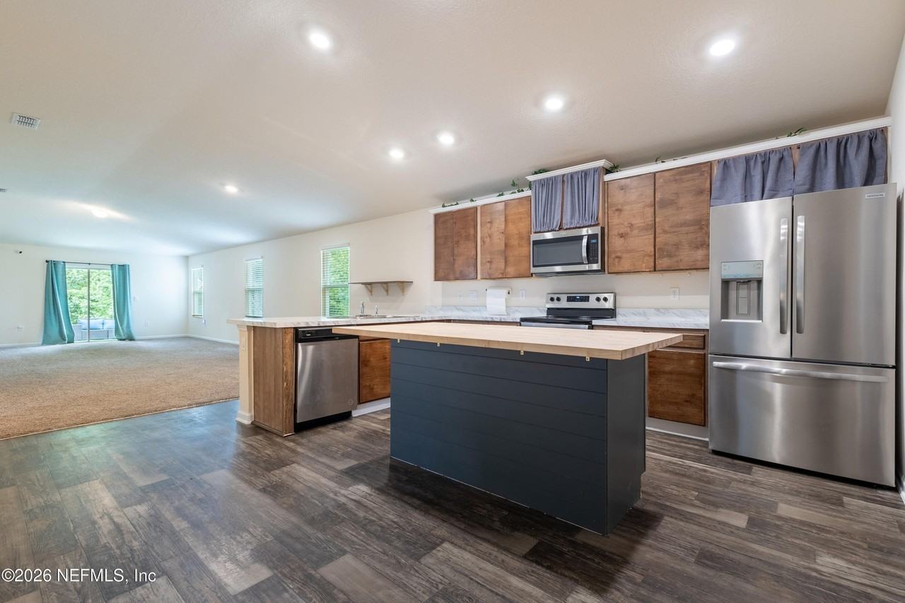 2446 Oak Stream Dr - Photo 6 of 46