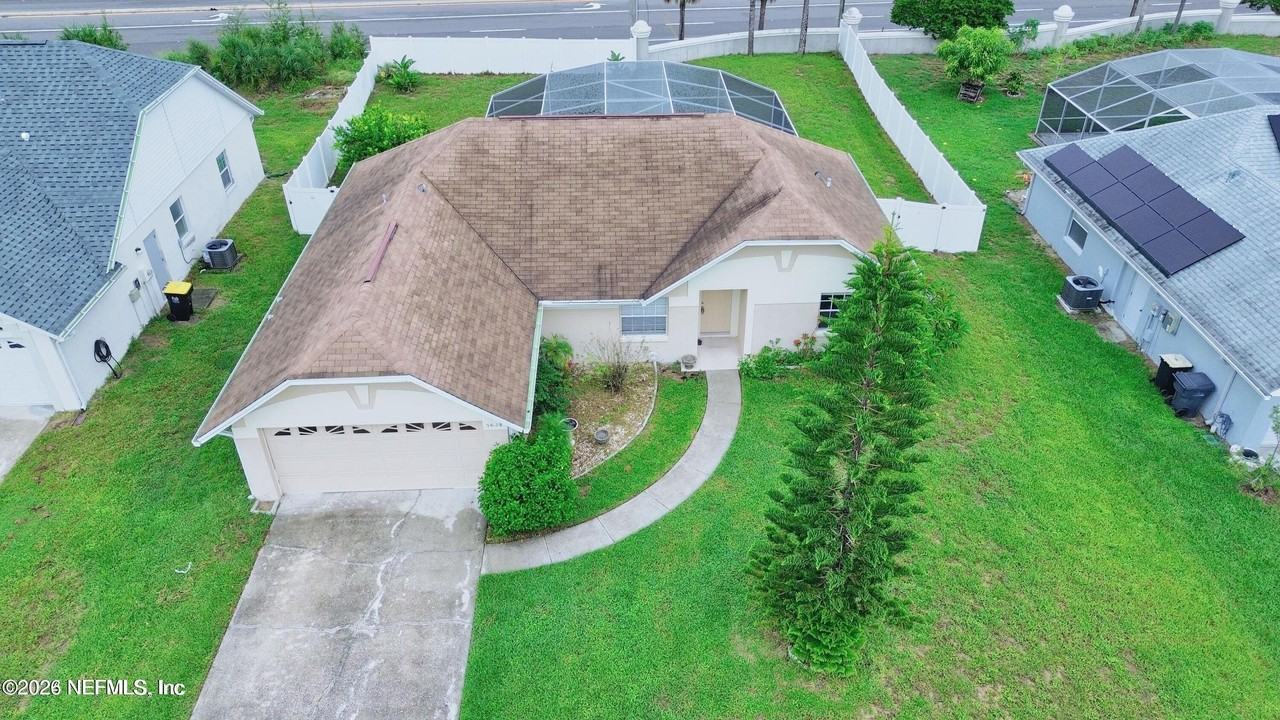 5628 Loma Vista Dr W - Photo 4 of 34