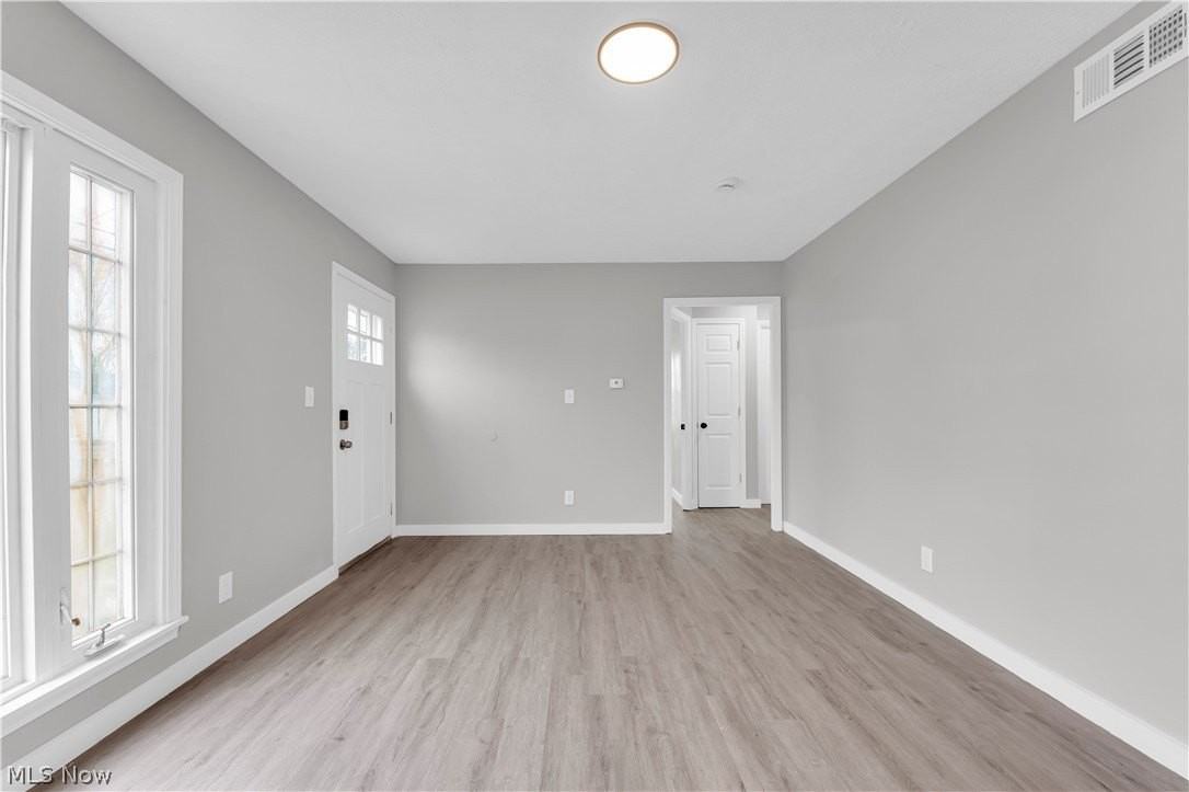 12804 Kirton Ave - Photo 5 of 23