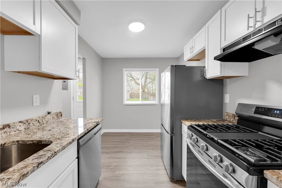 12804 Kirton Ave - Photo 7 of 23