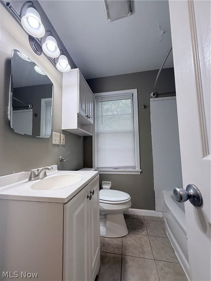 1924 Miriam Ave - Photo 7 of 12