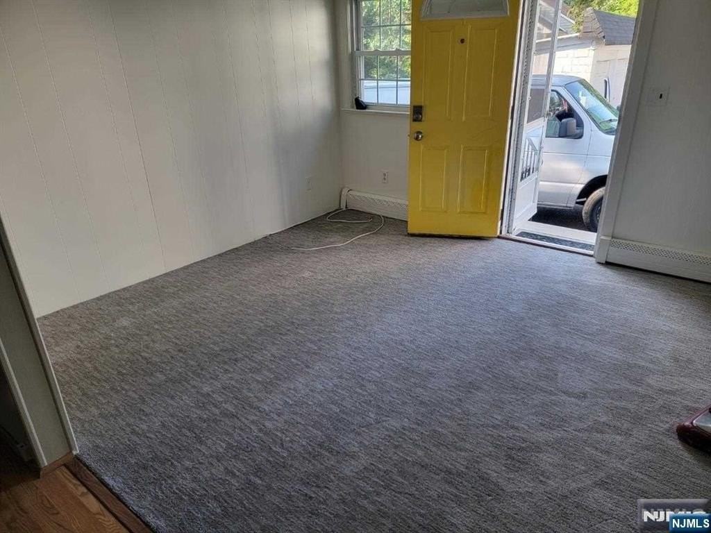 295 Lincoln Ave - Photo 6 of 17