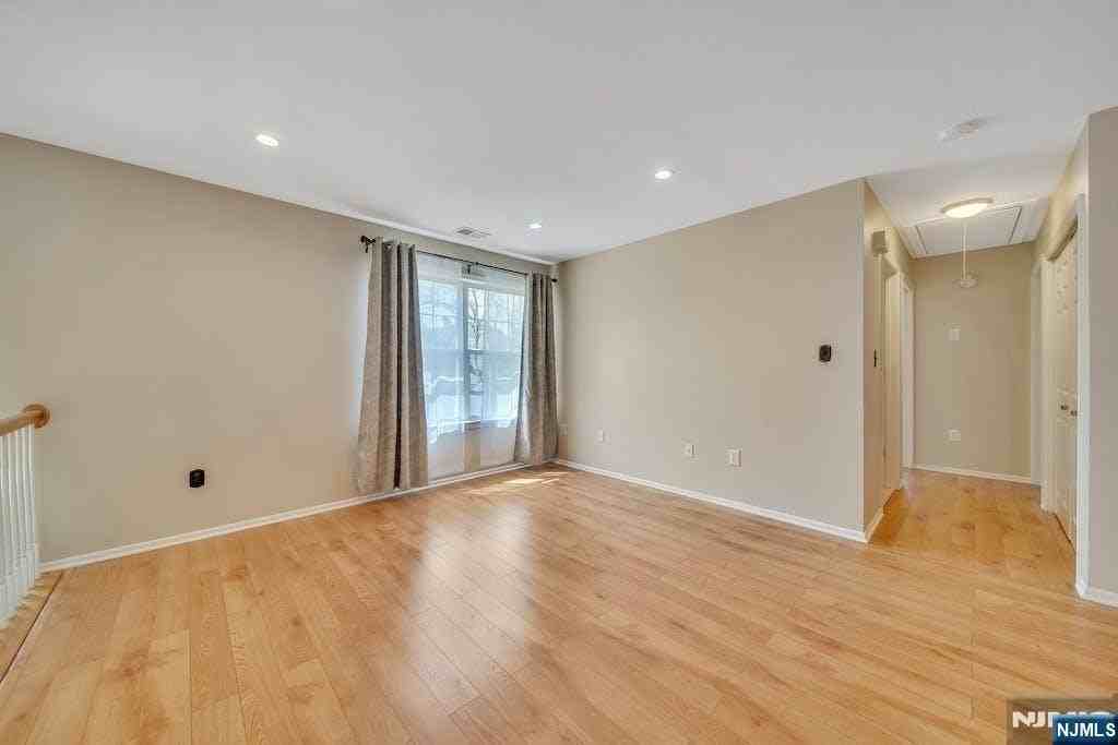 1041 Cumberland Court - Photo 2 of 19