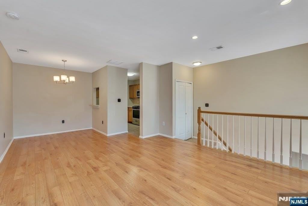 1041 Cumberland Court - Photo 4 of 19